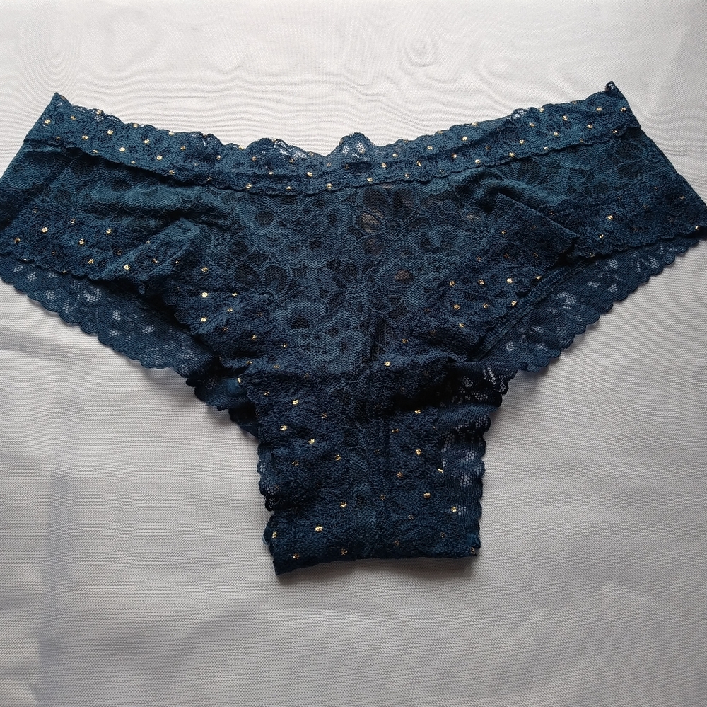 Nwt Victoria's Secret Lace Cheeky Panty - Lg